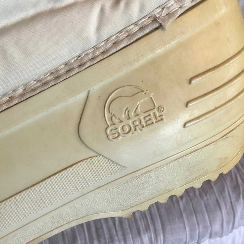 SOREL size 8 cream thick rubber sturdy waterproof winter outdoor boots